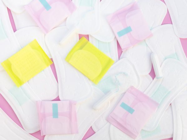 Quais são as vantagens do absorvente geriátrico noturno?