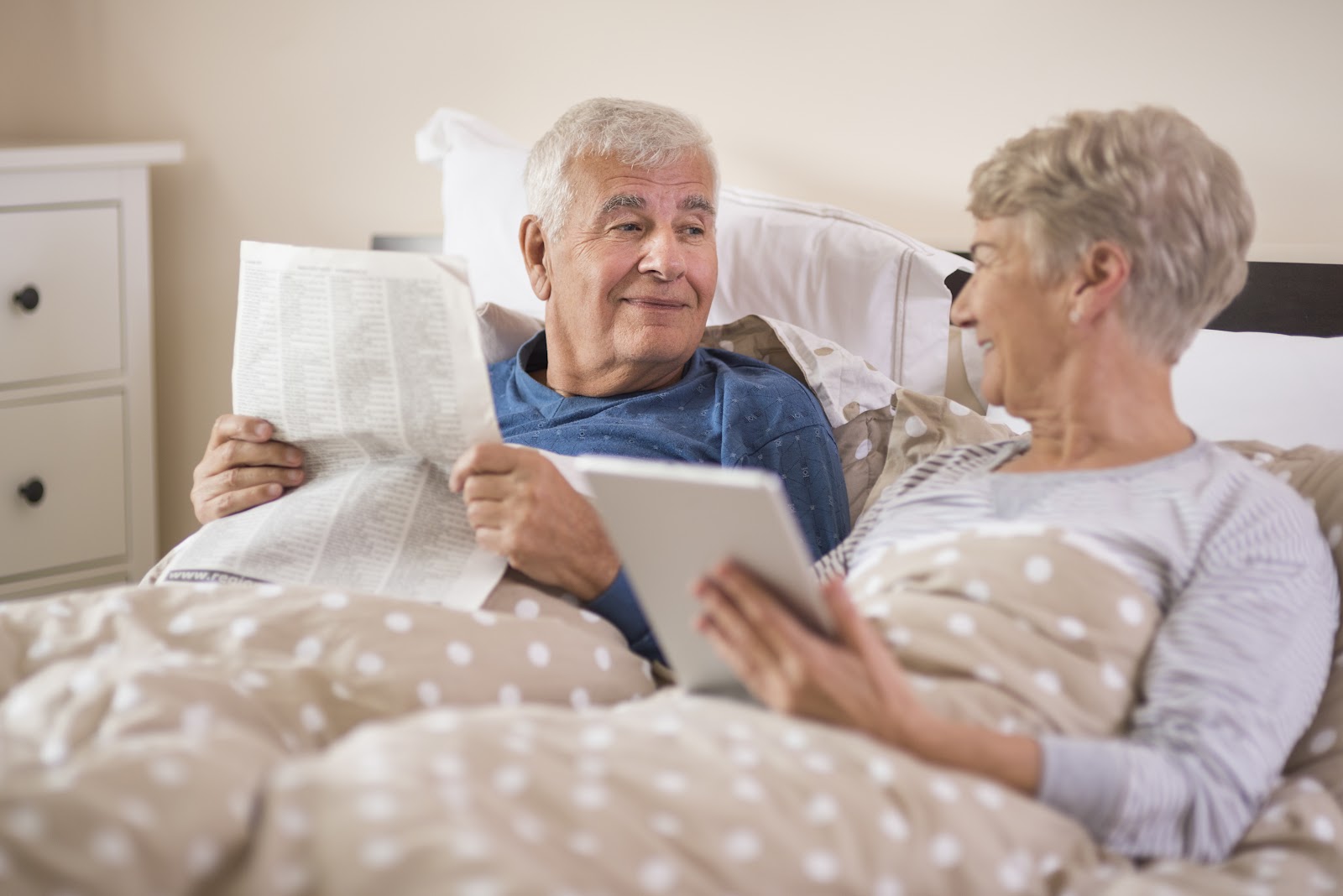 Qual o melhor protetor de colchão descartável para idosos?